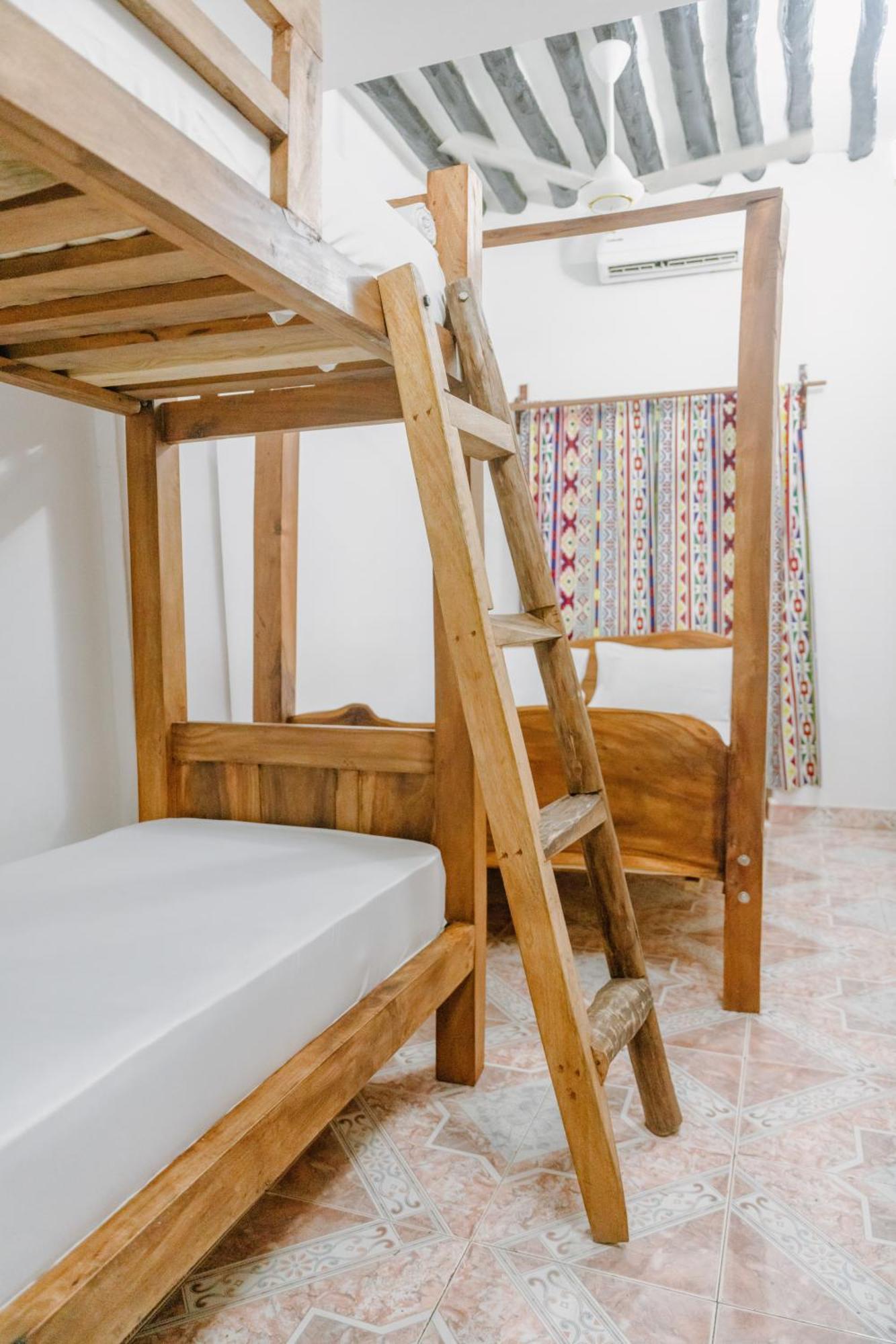 Shoki Shoki Guest House Zanzibar Bagian luar foto