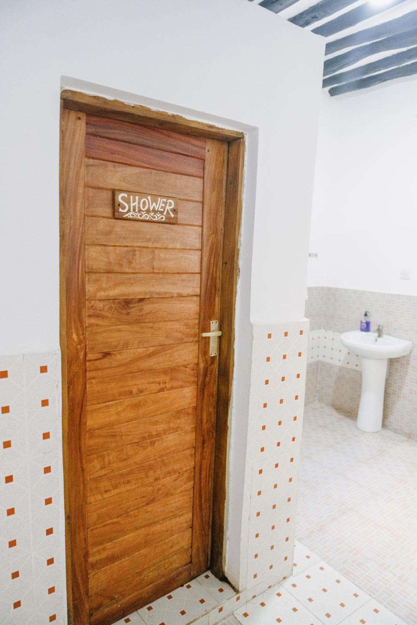 Shoki Shoki Guest House Zanzibar Bagian luar foto